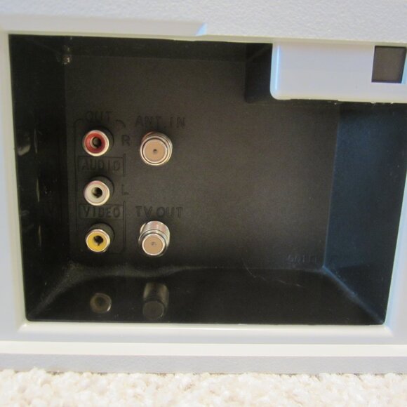 JVC Hi-Fi 4 Head VCR HR-J693U VHS with AV Cables *No Remote* Tested - Works - Picture 11 of 15